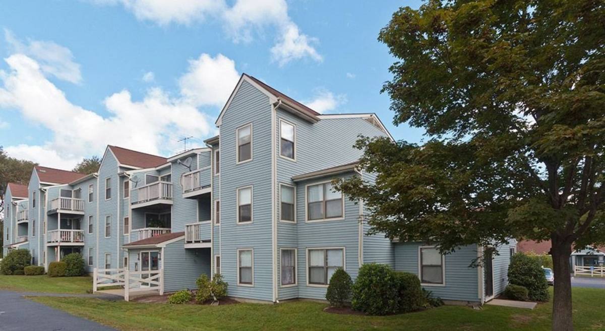 Apartment for rent at 840 County St, Taunton, MA 02780