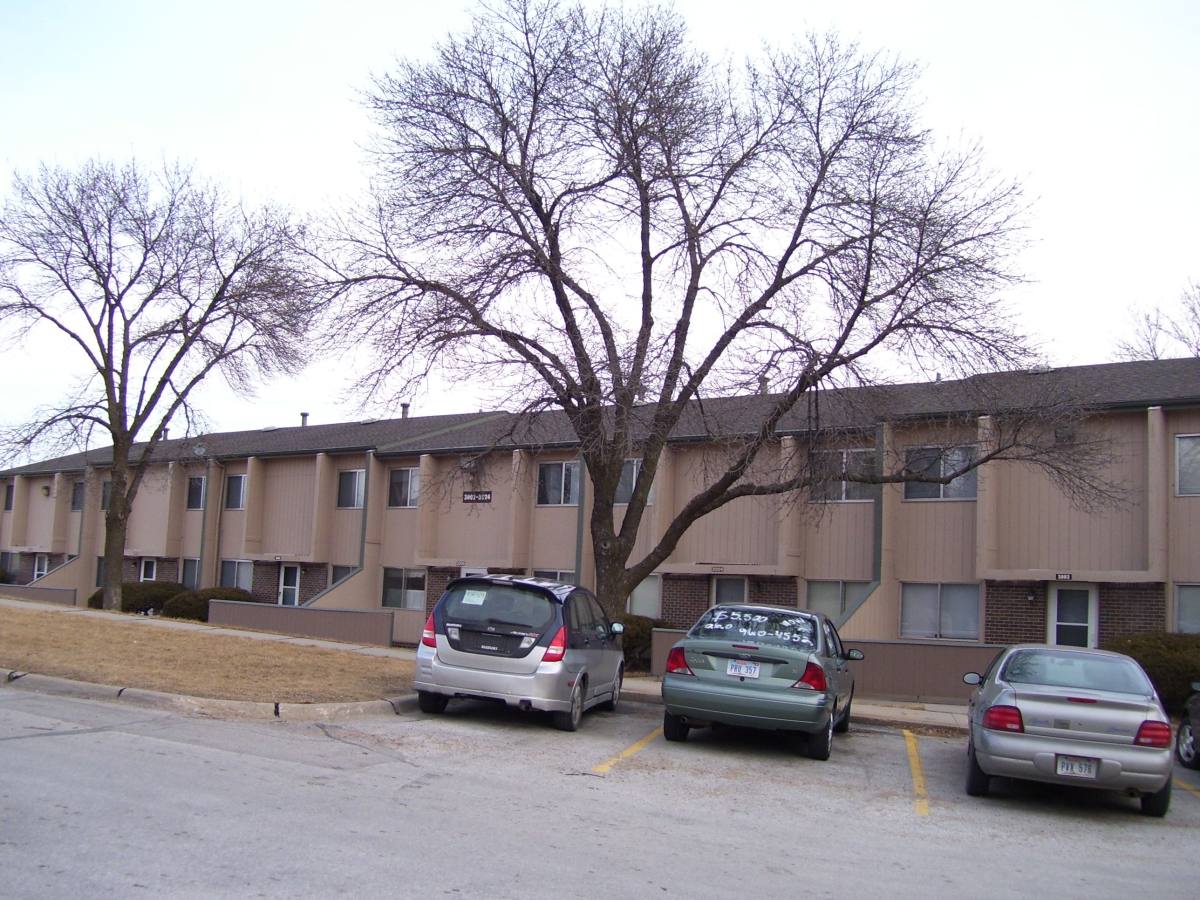 Townhouse for rent at 3025 Kansas Dr, Bellevue, NE 68005