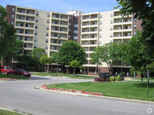 Townhouse for rent at 180 Colony Dr S, Saginaw, MI 48638