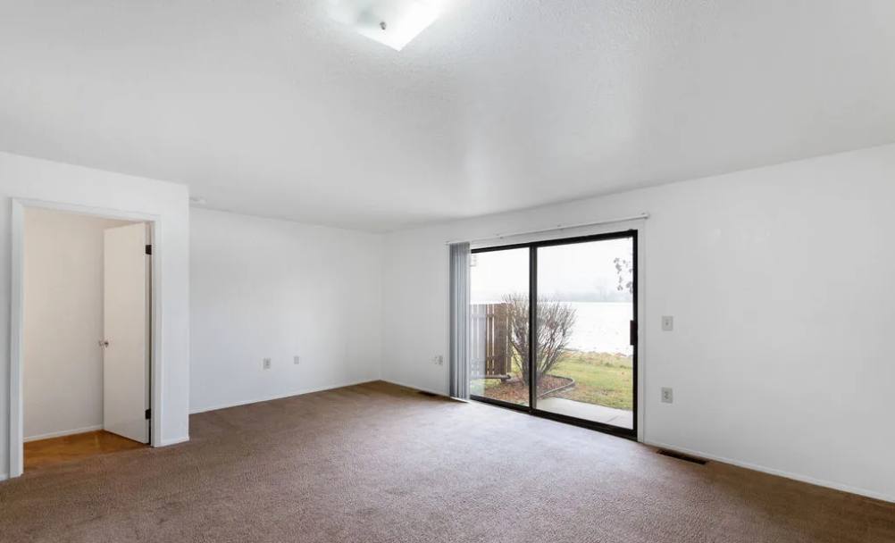 Townhouse for rent at 180 Colony Dr S, Saginaw, MI 48638