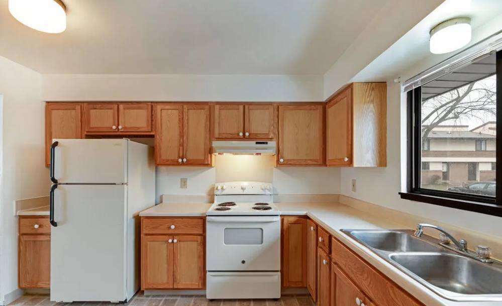 Townhouse for rent at 180 Colony Dr S, Saginaw, MI 48638