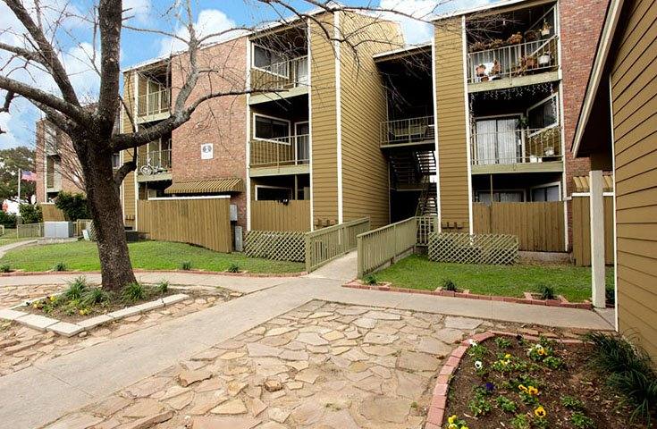 Apartment for rent at 8001 Gessner Dr, Austin, TX 78753