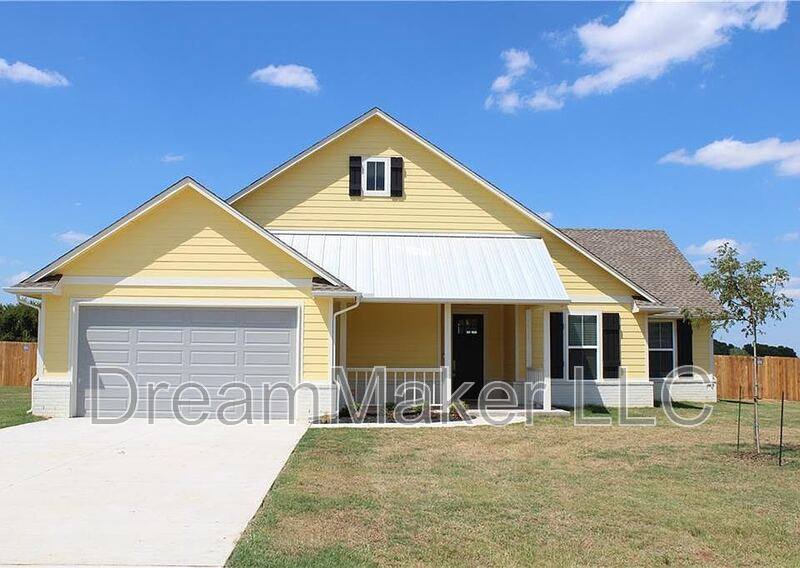 House for rent at 3135 SE 34th St, Norman, OK 73072