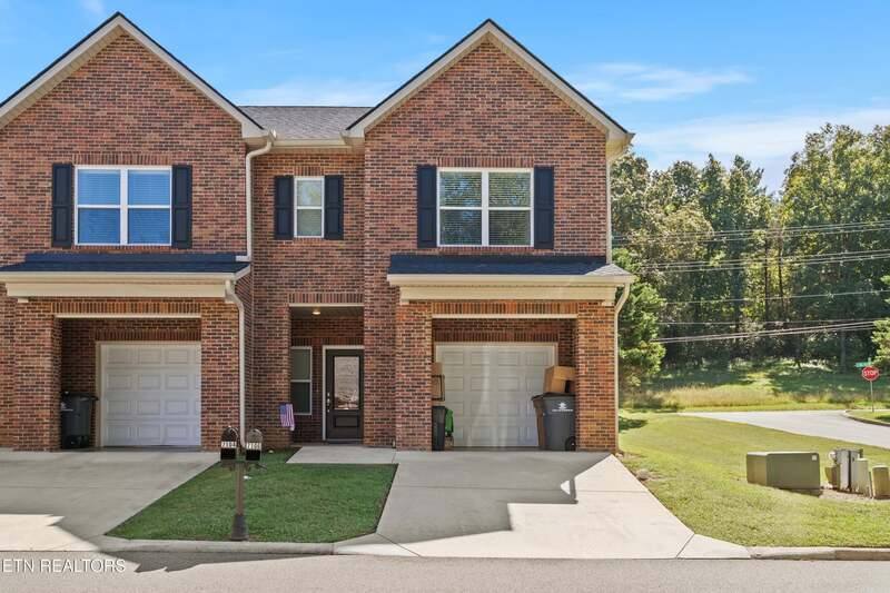 Townhouse for rent at 7106 Dulaney Way, Knoxville, TN 37919
