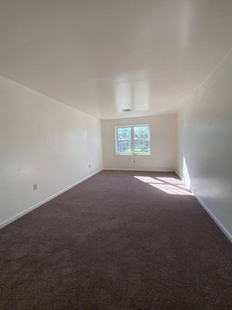 Townhouse for rent at 17-19 Farmland Rd, Leola, PA 17540