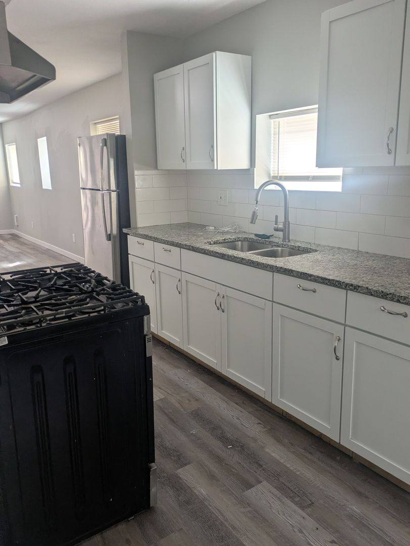 Apartment for rent at 1518 Topping Ave, Kansas City, MO 64127