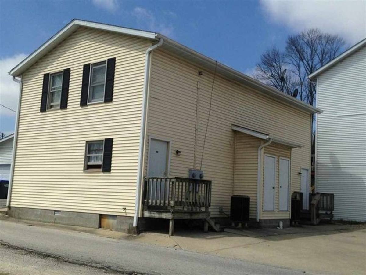 Townhouse for rent at 503 W Vine St, Ellettsville, IN 47429