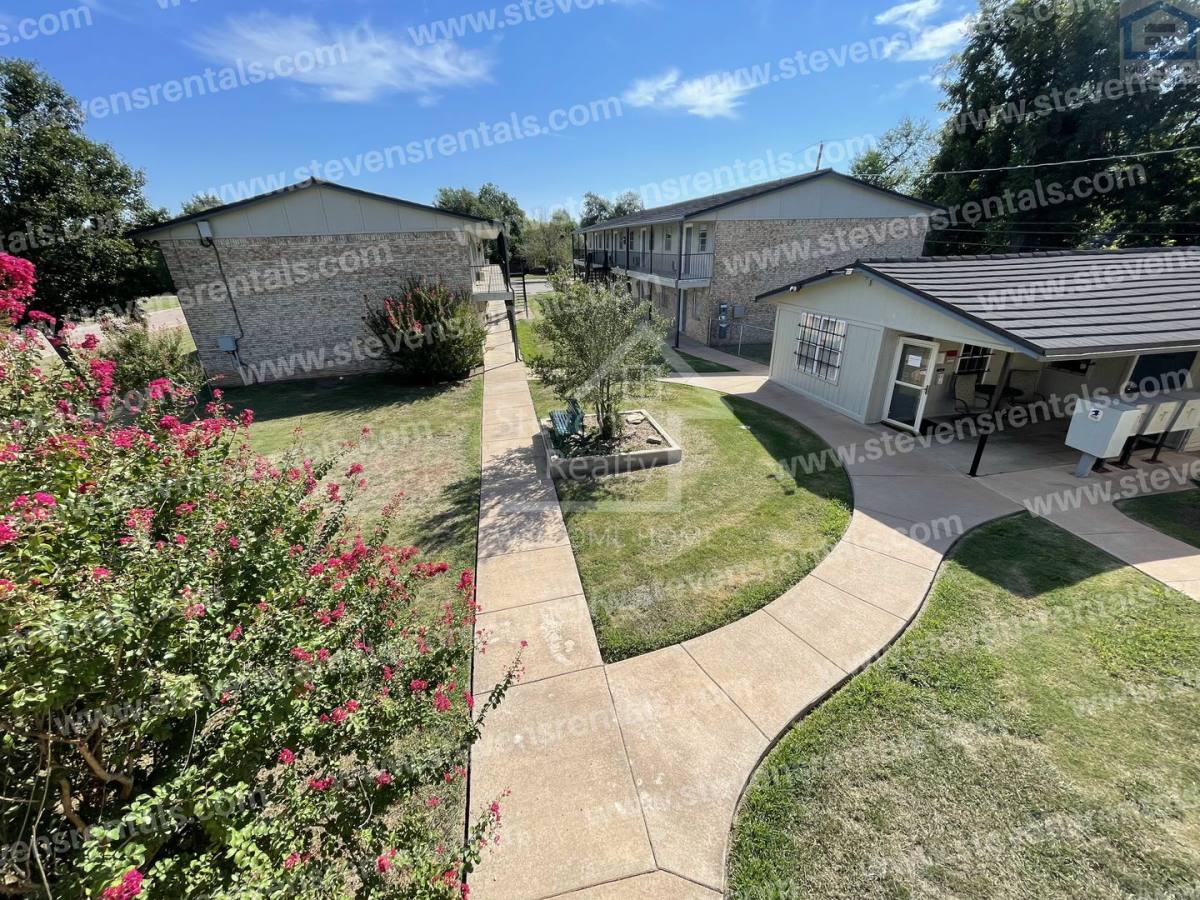 Apartment for rent at 1502 NW Kingsbury Ave #4, Lawton, OK 73507