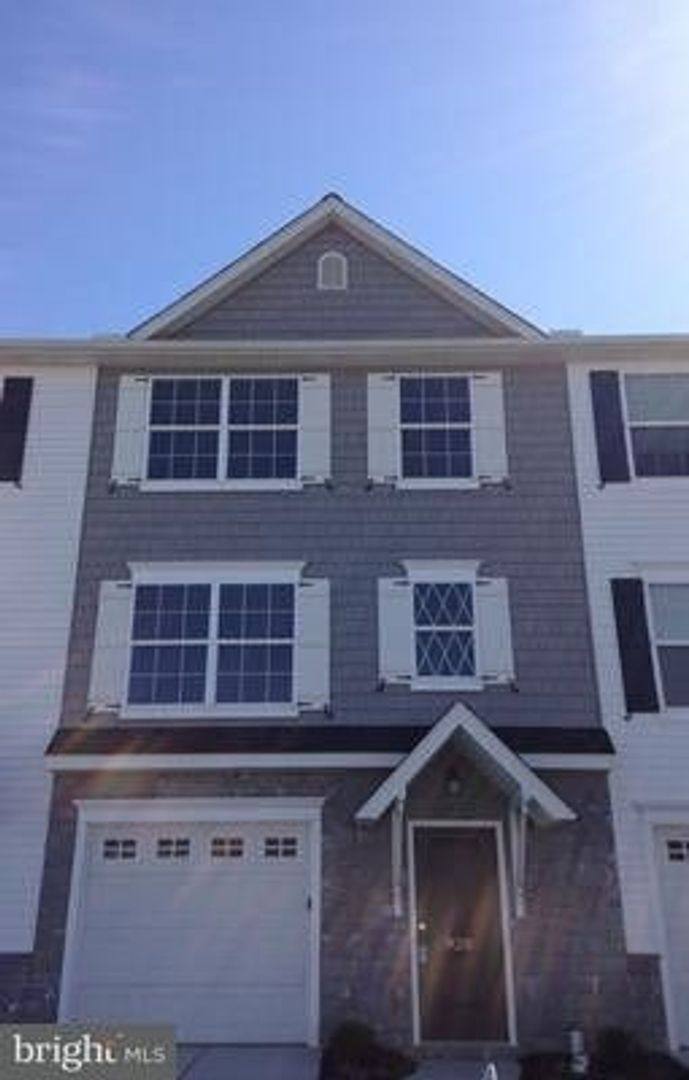 Townhouse for rent at 920 Lantern Court, Red Lion, PA 17356