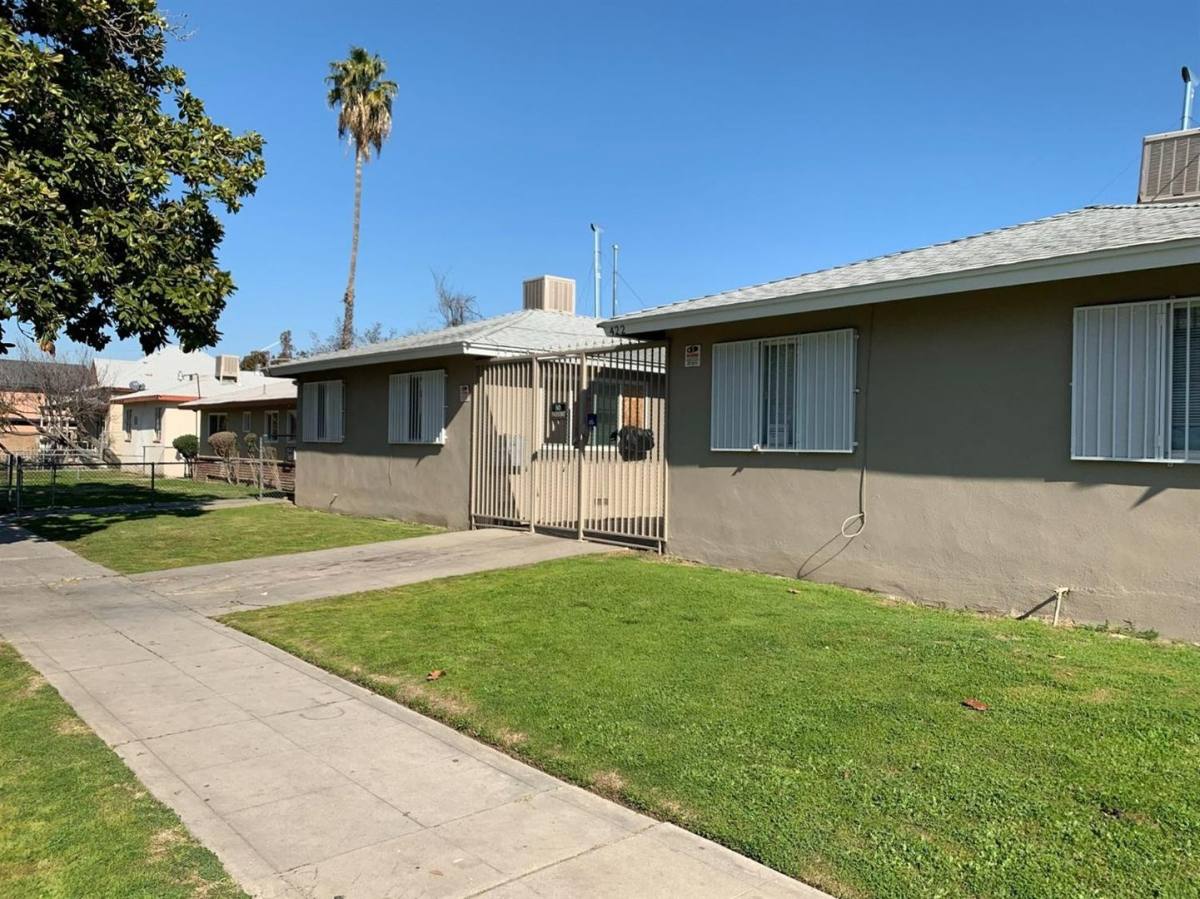 Apartment for rent at 422 N Glenn Ave, Fresno, CA 93701