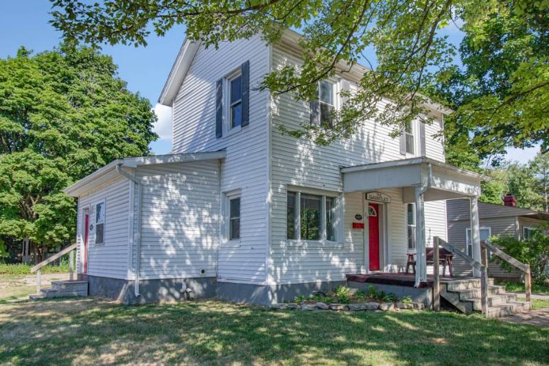 House for rent at 714 S Washington St, Mount Pleasant, MI 48858