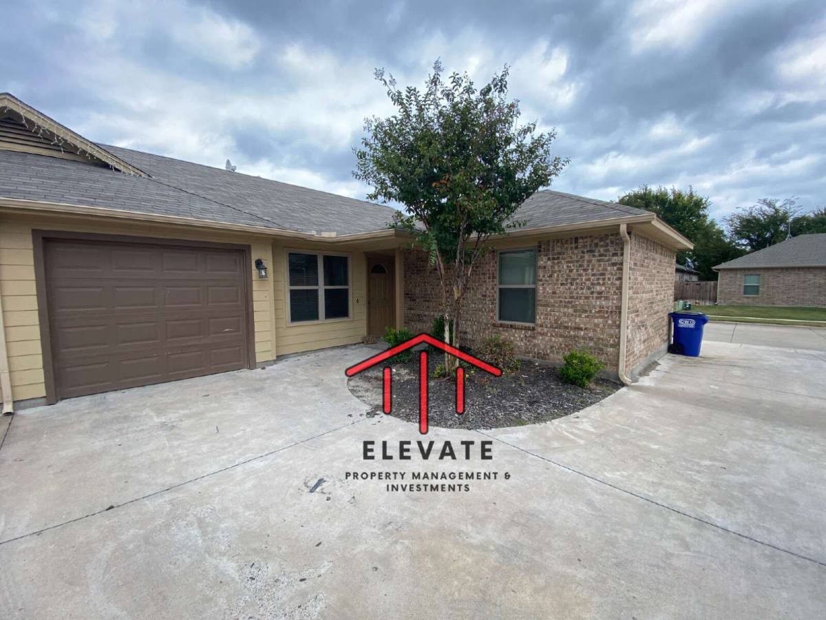 Apartment for rent at 208 Stewart Bend Court #A, Azle, TX 76020