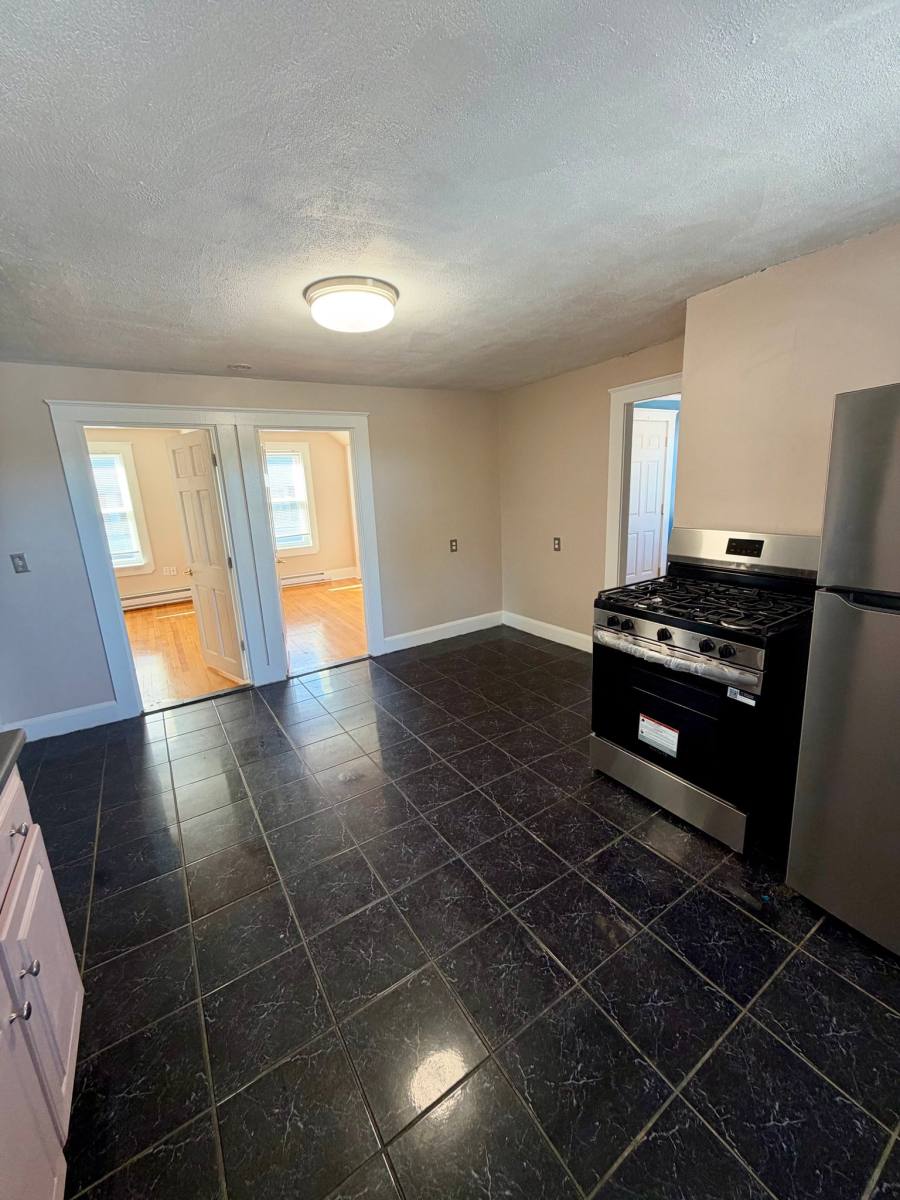 Apartment for rent at 31 Falmouth St #3, Worcester, MA 01607