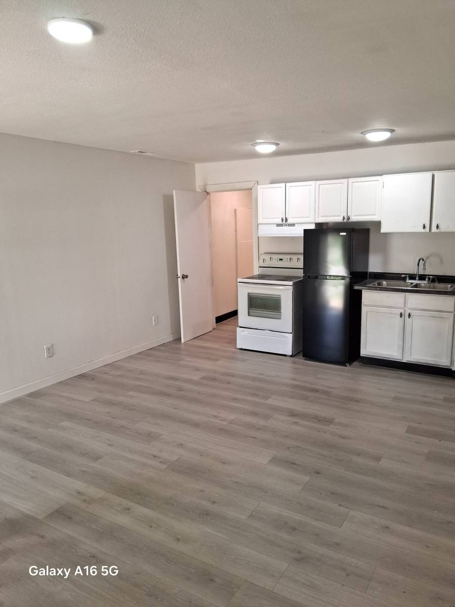 Apartment for rent at 2450 9th Ave #3, Huntington, WV 25703