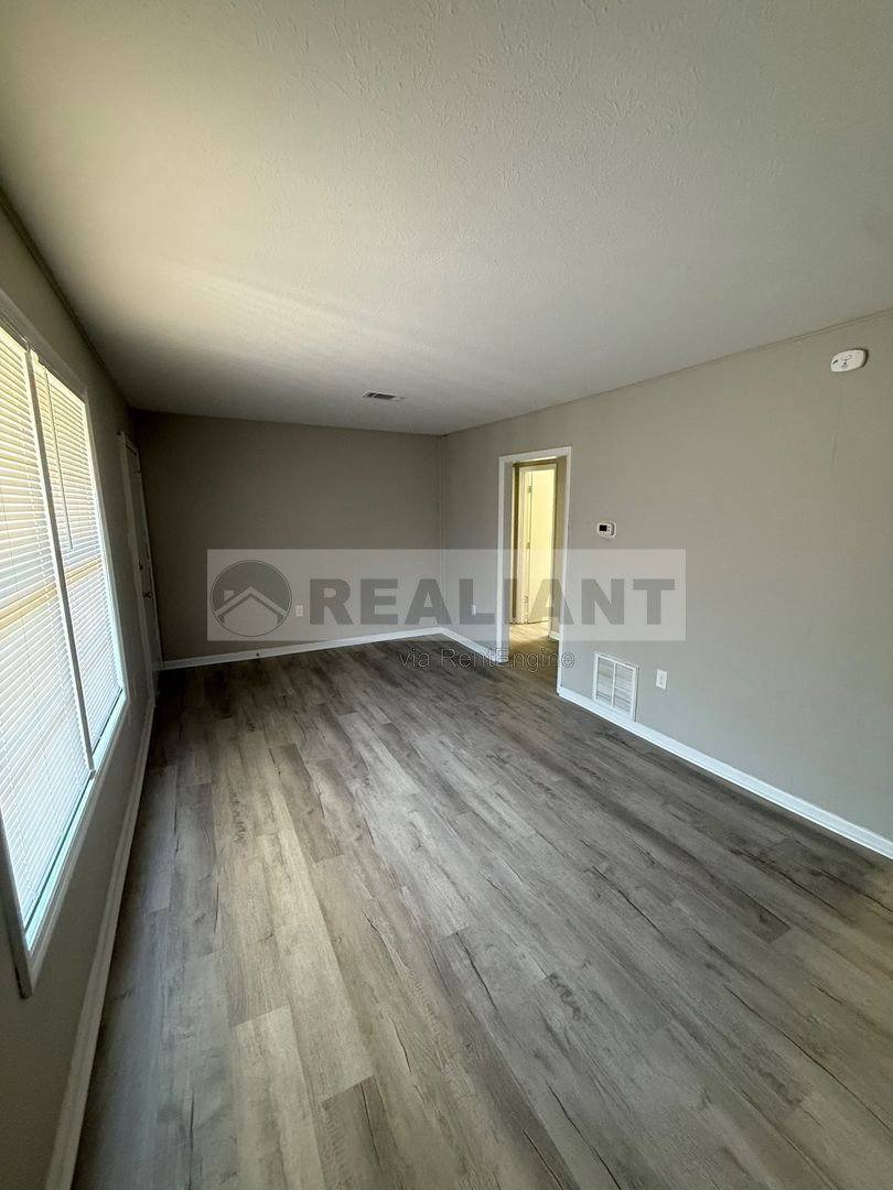 Apartment for rent at 32 Mary St #9, Berea, KY 40403