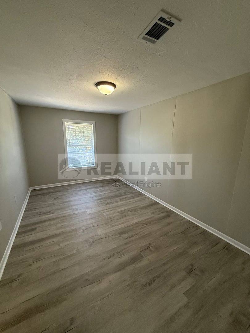 Apartment for rent at 32 Mary St #9, Berea, KY 40403