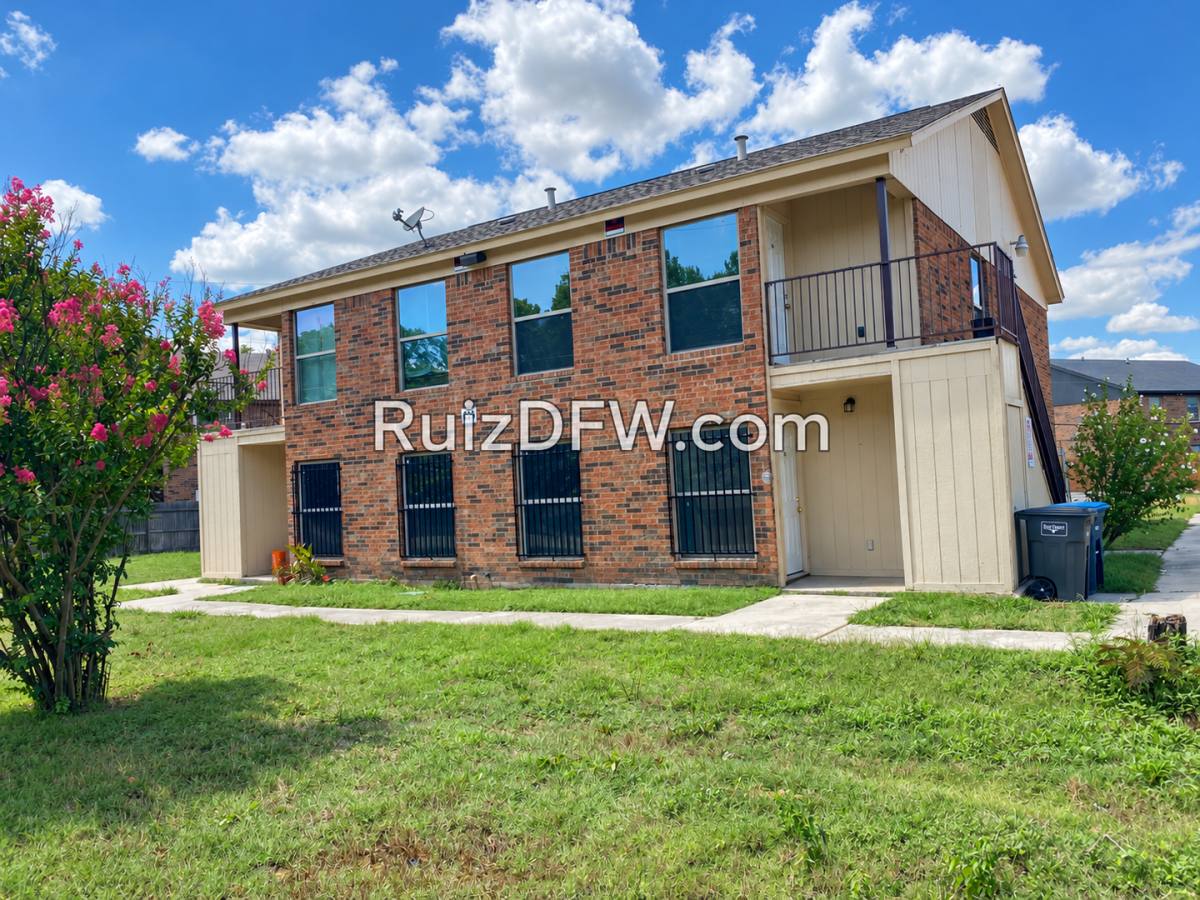 Apartment for rent at 904 Isbell Rd, Fort Worth, TX 76114