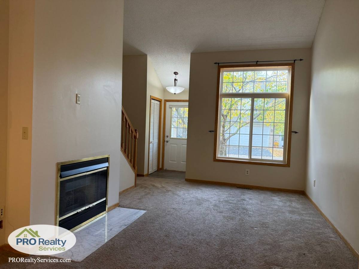 Townhouse for rent at 9275 Troon Court, Woodbury, MN 55125