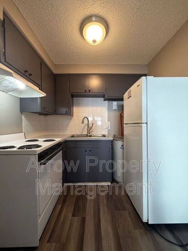 Apartment for rent at 1323 S 10th St, Lincoln, NE 68502