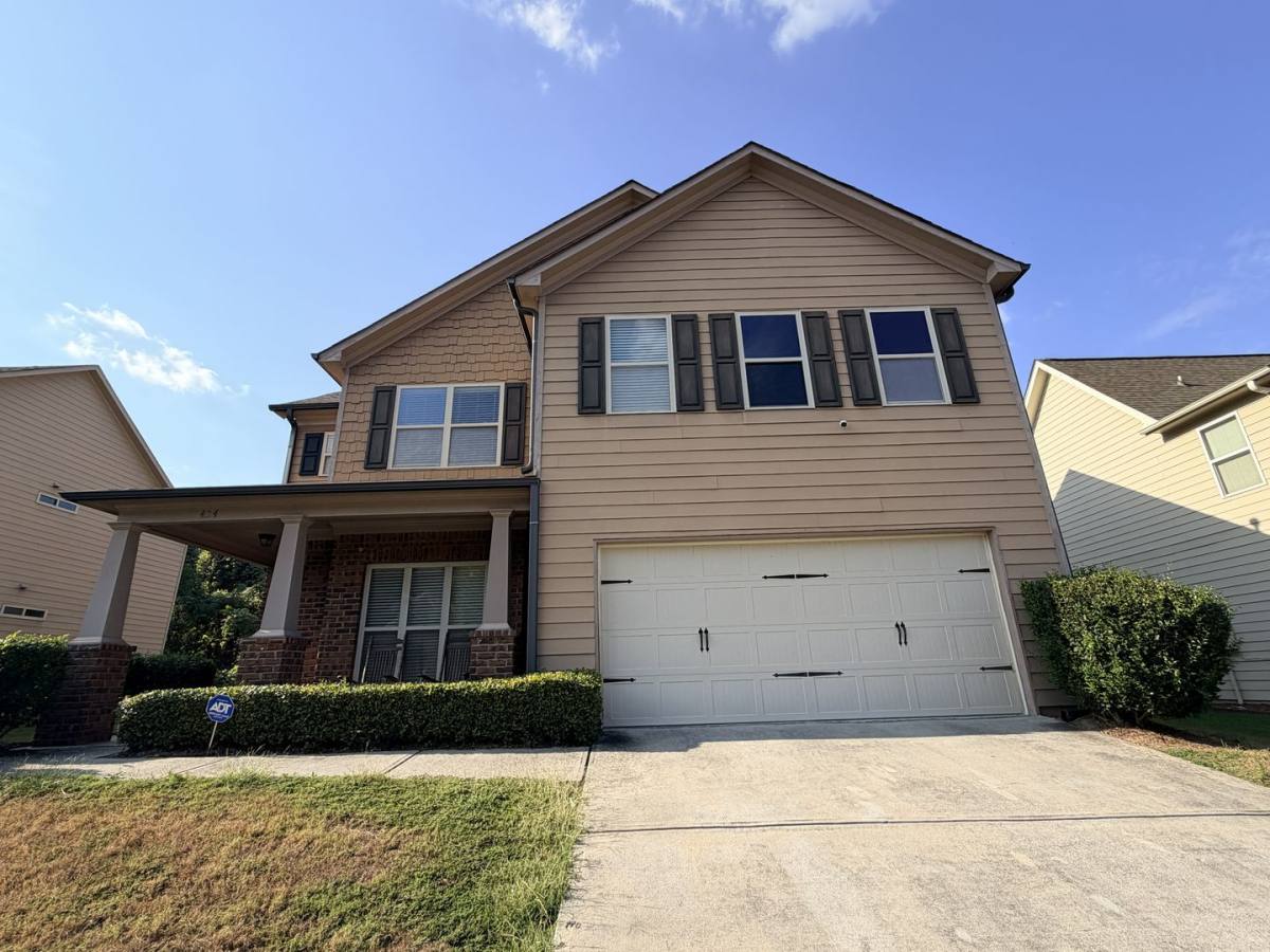 House for rent at 424 Strawberry Walk, Loganville, GA 30052