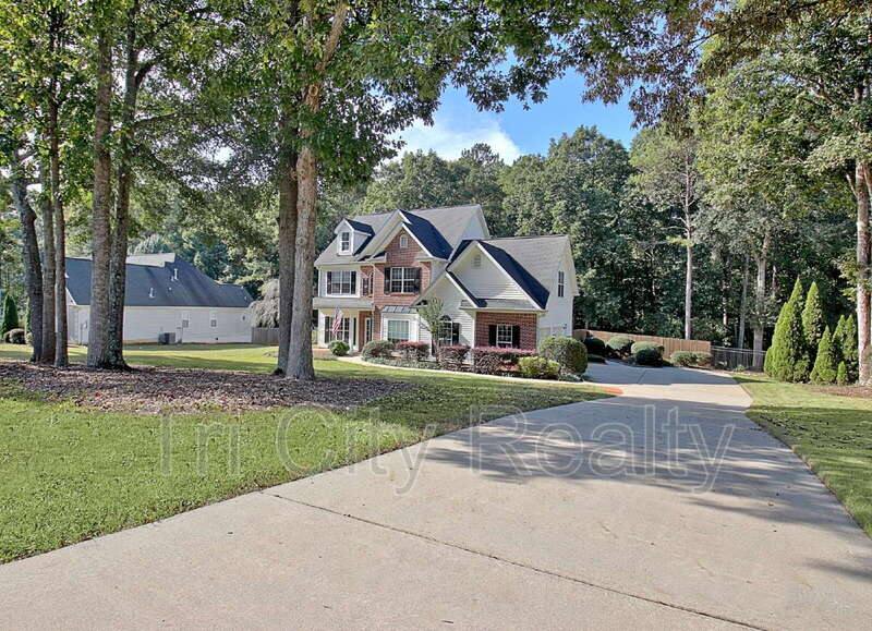 House for rent at 75 Sycamore Way, Sharpsburg, GA 30277