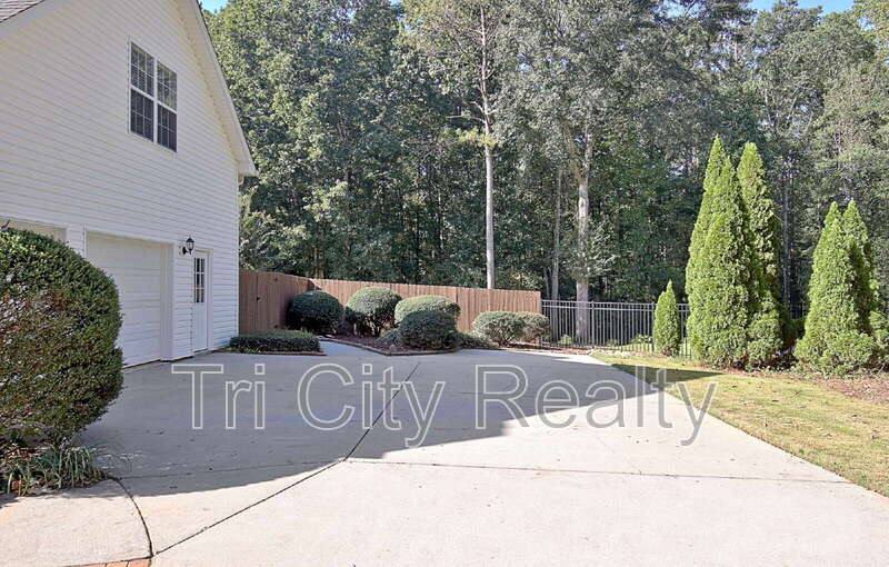 House for rent at 75 Sycamore Way, Sharpsburg, GA 30277