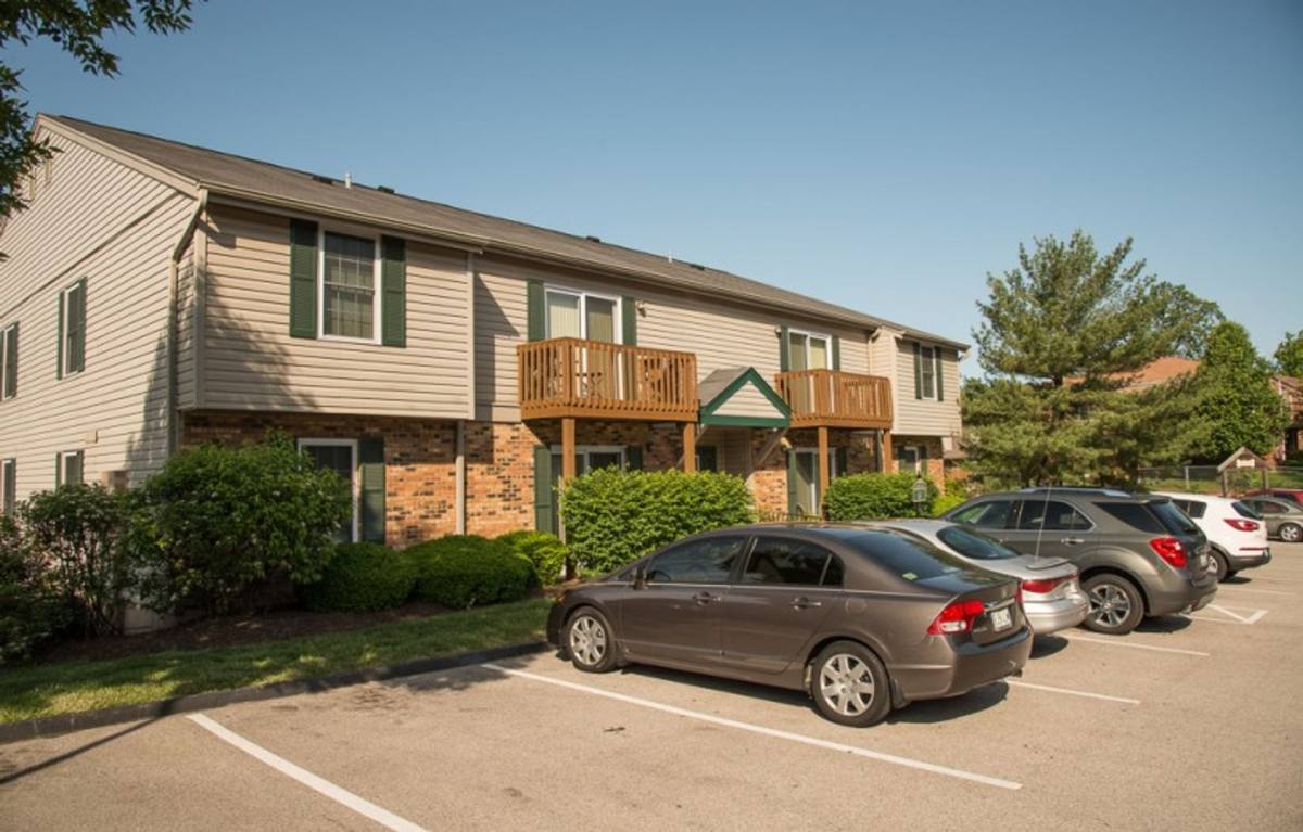Apartment for rent at 1100 Kingbolt Circle Dr, St. Louis, MO 63129