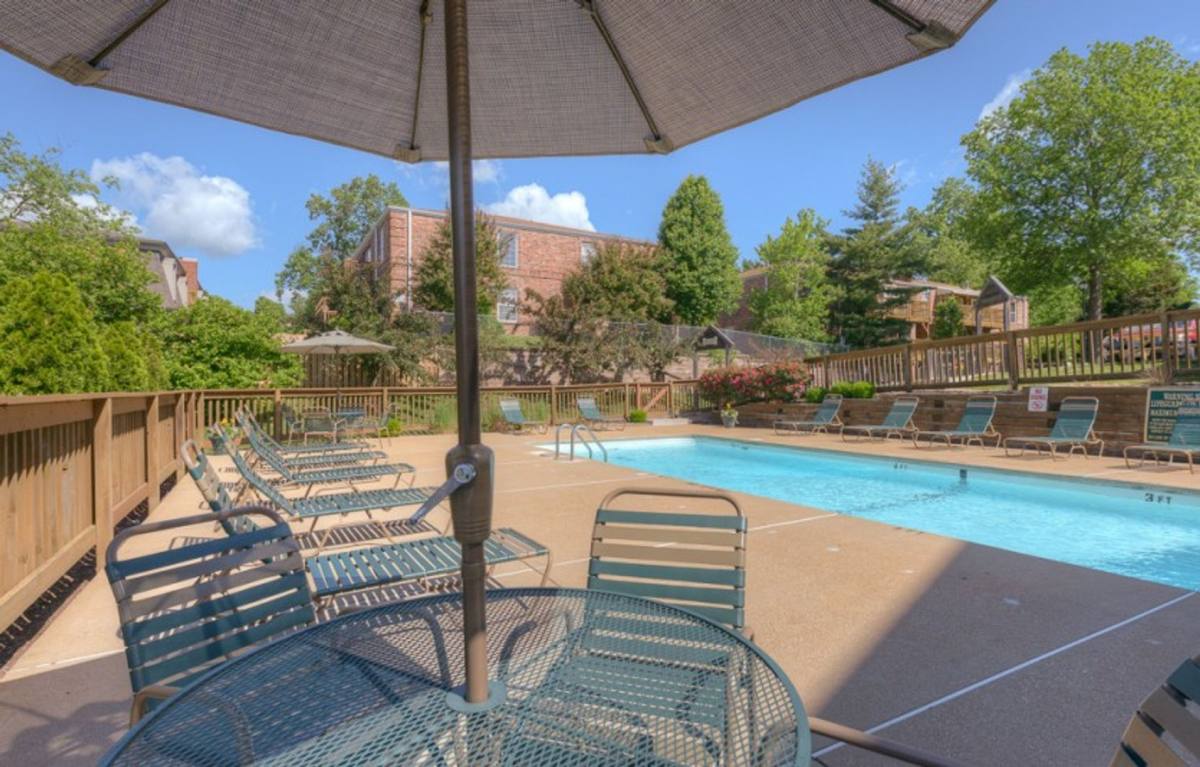 Apartment for rent at 1100 Kingbolt Circle Dr, St. Louis, MO 63129