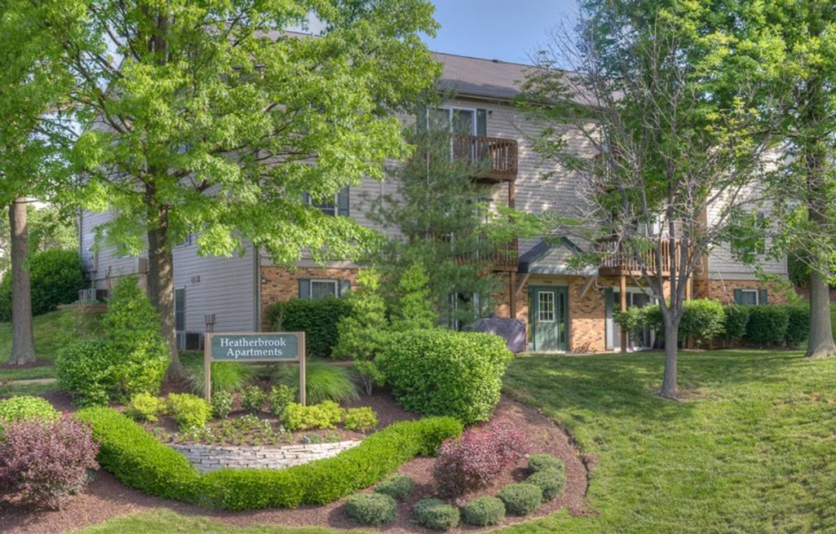 Apartment for rent at 1100 Kingbolt Circle Dr, St. Louis, MO 63129