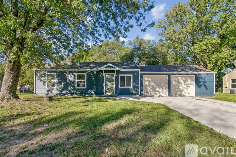 House for rent at 6401 NW Parkview St, Wichita, KS 67219