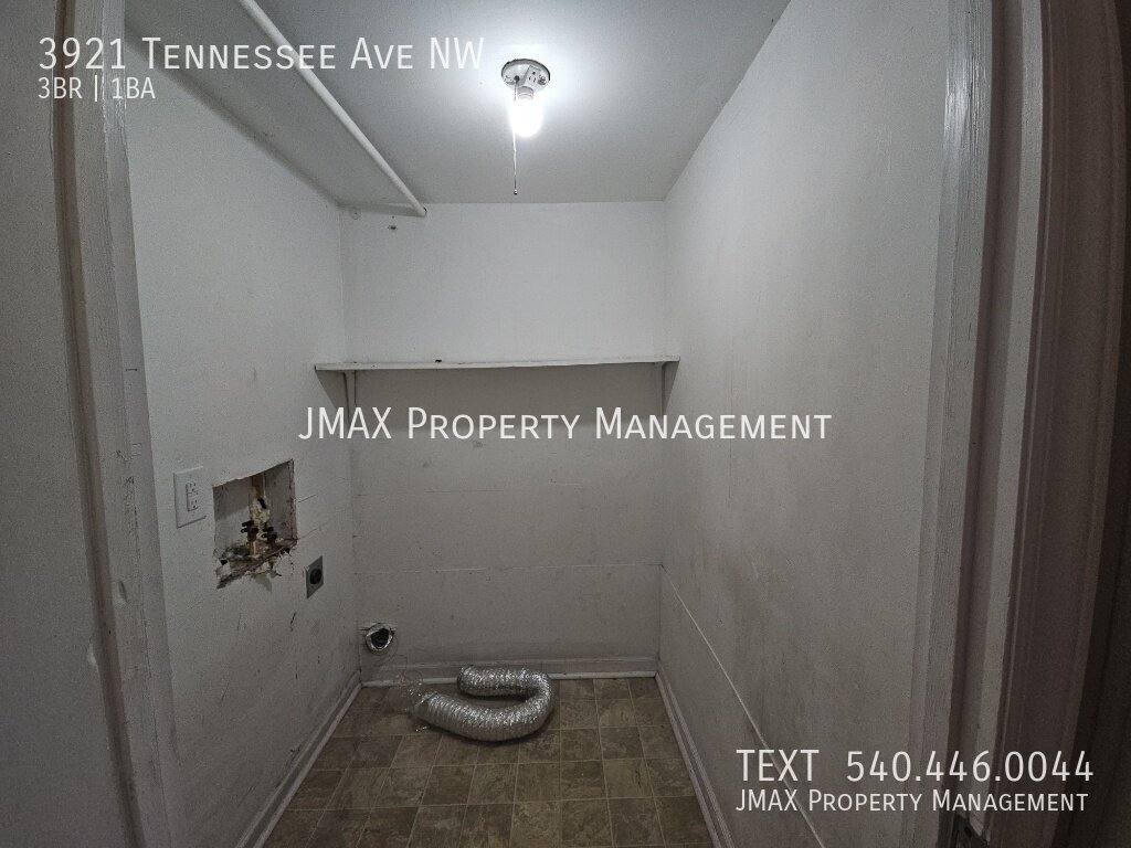House for rent at 3921 Tennessee Ave NW, Roanoke, VA 24017