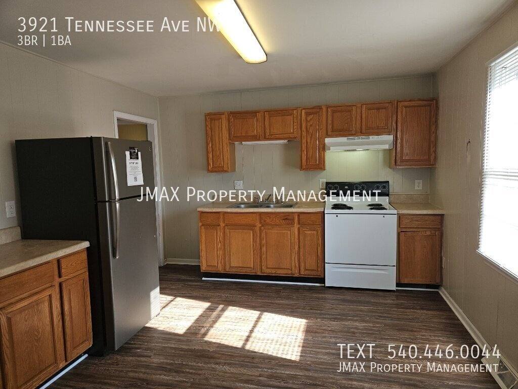 House for rent at 3921 Tennessee Ave NW, Roanoke, VA 24017
