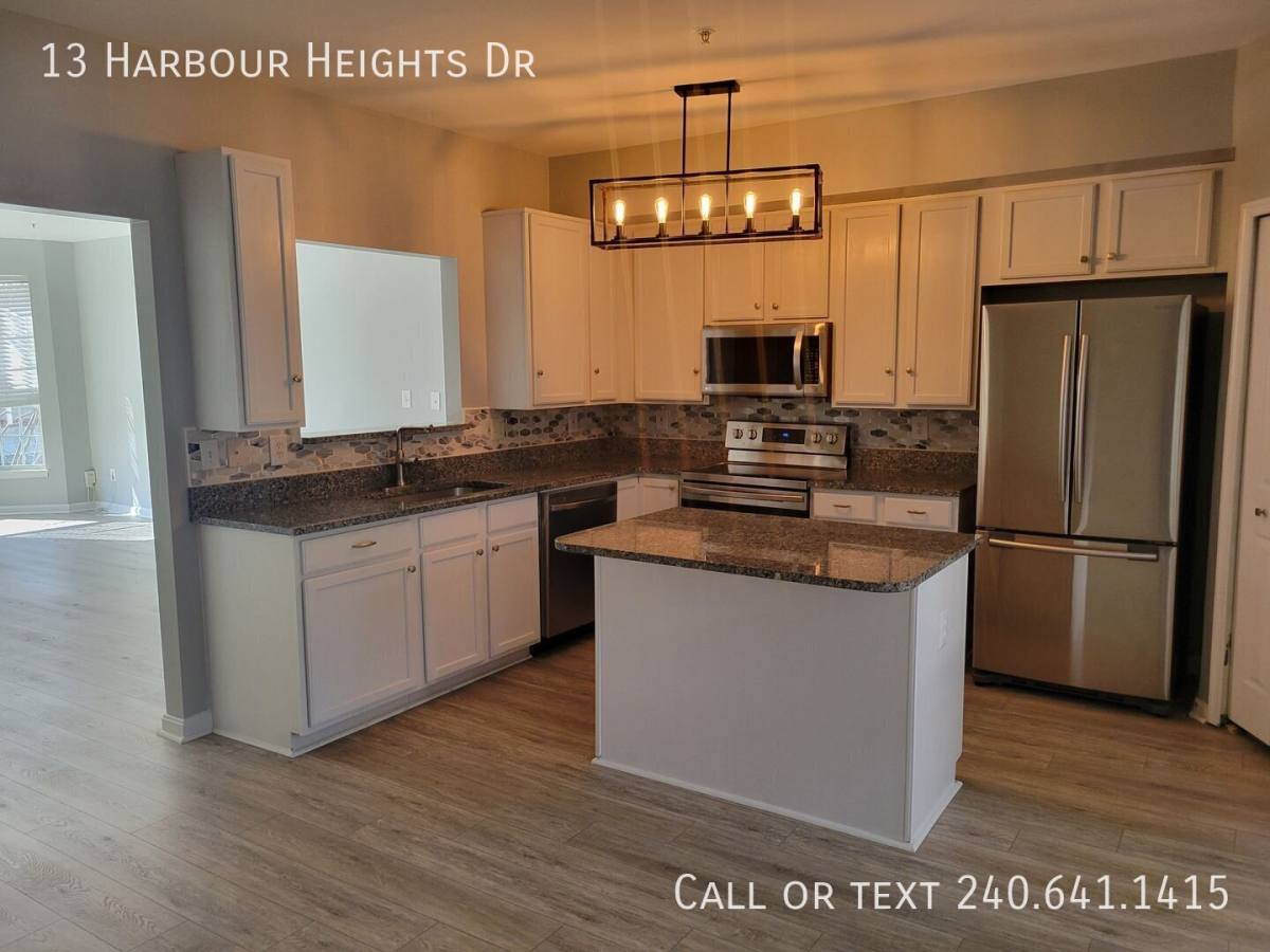 Townhouse for rent at 13 Harbour Heights Dr, Annapolis, MD 21401
