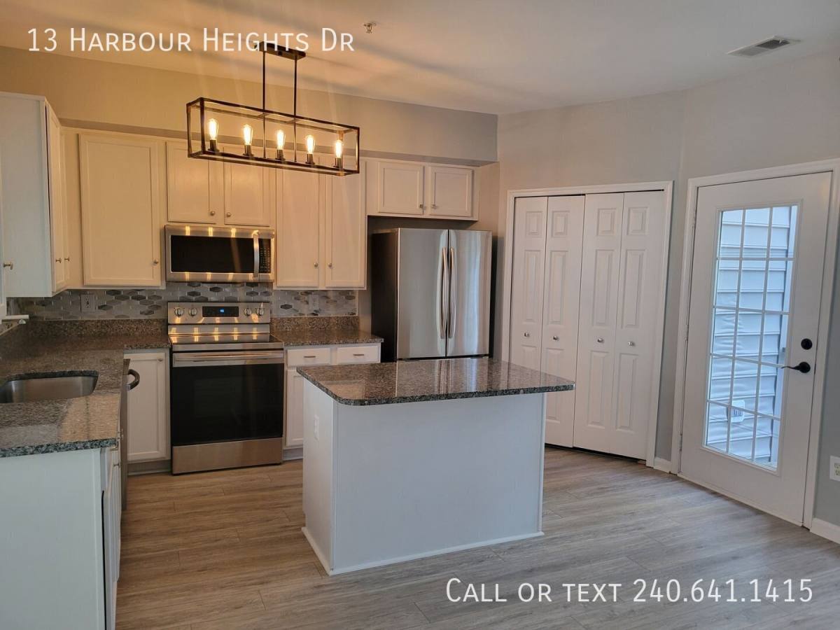 Townhouse for rent at 13 Harbour Heights Dr, Annapolis, MD 21401
