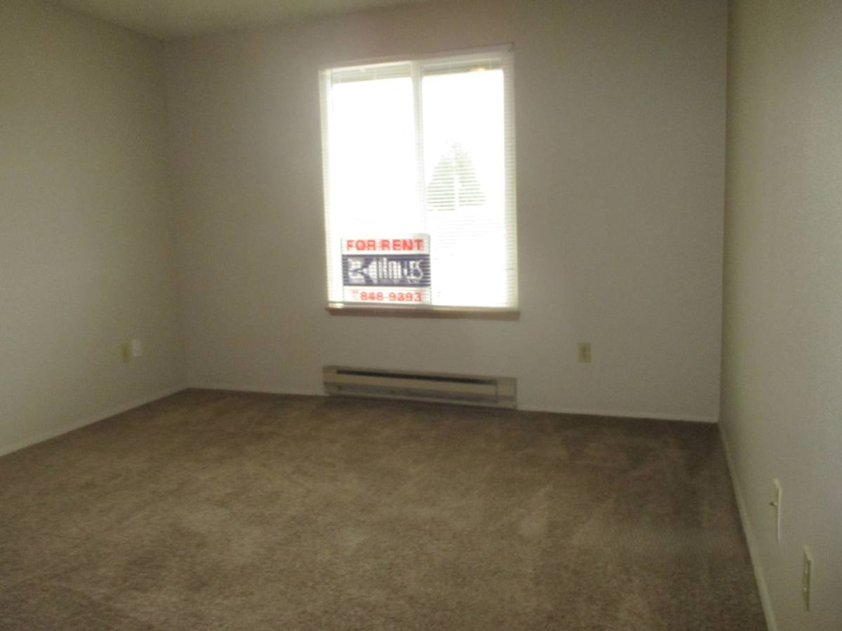Apartment for rent at 212 Portland Court SW, Pacific, WA 98047