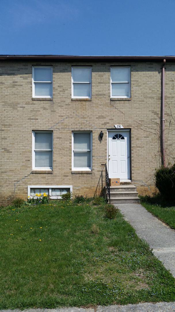 Townhouse for rent at 230 Surrey Court, Martinsburg, WV 25401