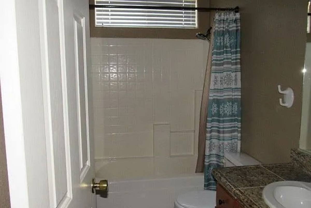 1867 La Cell Ave, Tulare, CA 93274 - House for Rent - Image 7