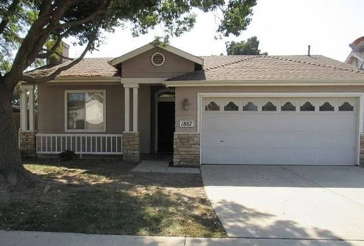 1867 La Cell Ave, Tulare, CA 93274 - House for Rent - Image 2
