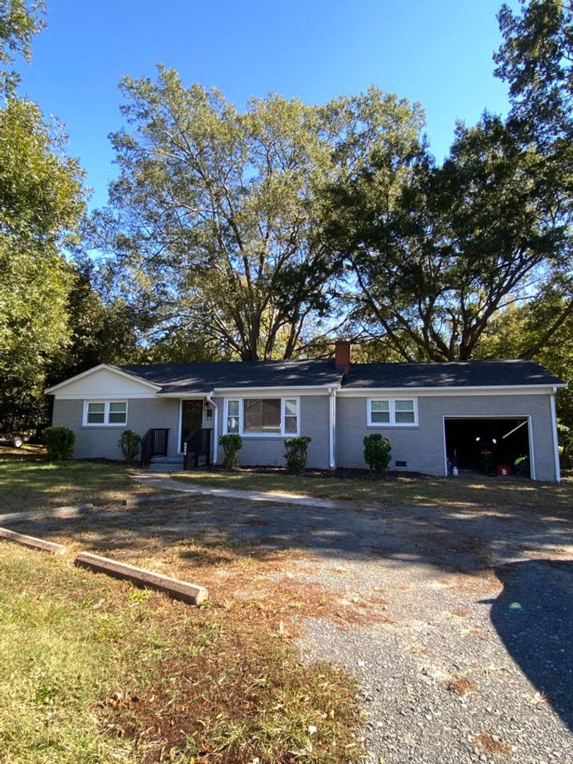 House for rent at 2547 Eastway Dr, Charlotte, NC 28205