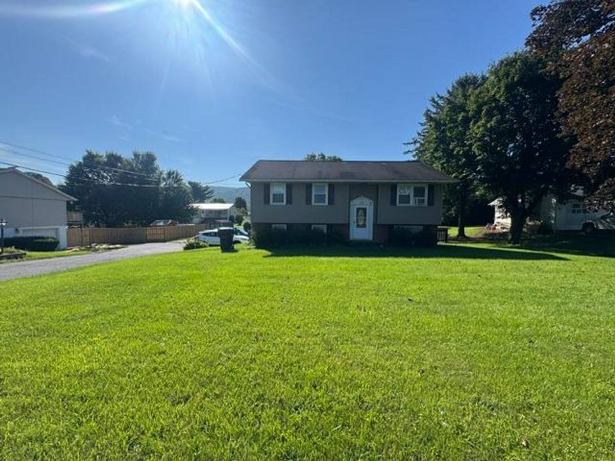 House for rent at 670 Nittany Valley Dr, Bellefonte, PA 16823