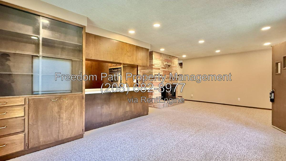 1554 Lignite Rd, Sagle, ID 83860 - House for Rent - Image 3
