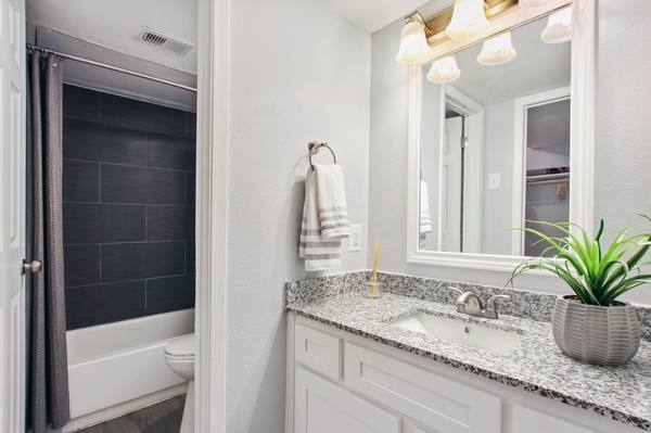 Apartment for rent at 3820 Portland St #215, Irving, TX 75038