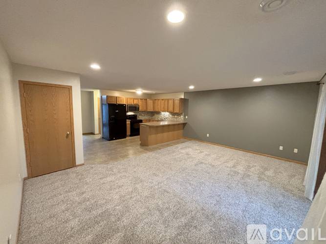 Townhouse for rent at 6376 Upper 13th St N, St. Paul, MN 55128