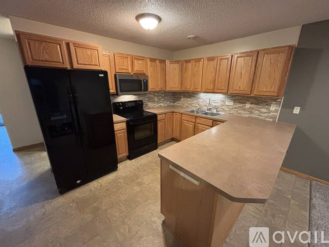 Townhouse for rent at 6376 Upper 13th St N, St. Paul, MN 55128