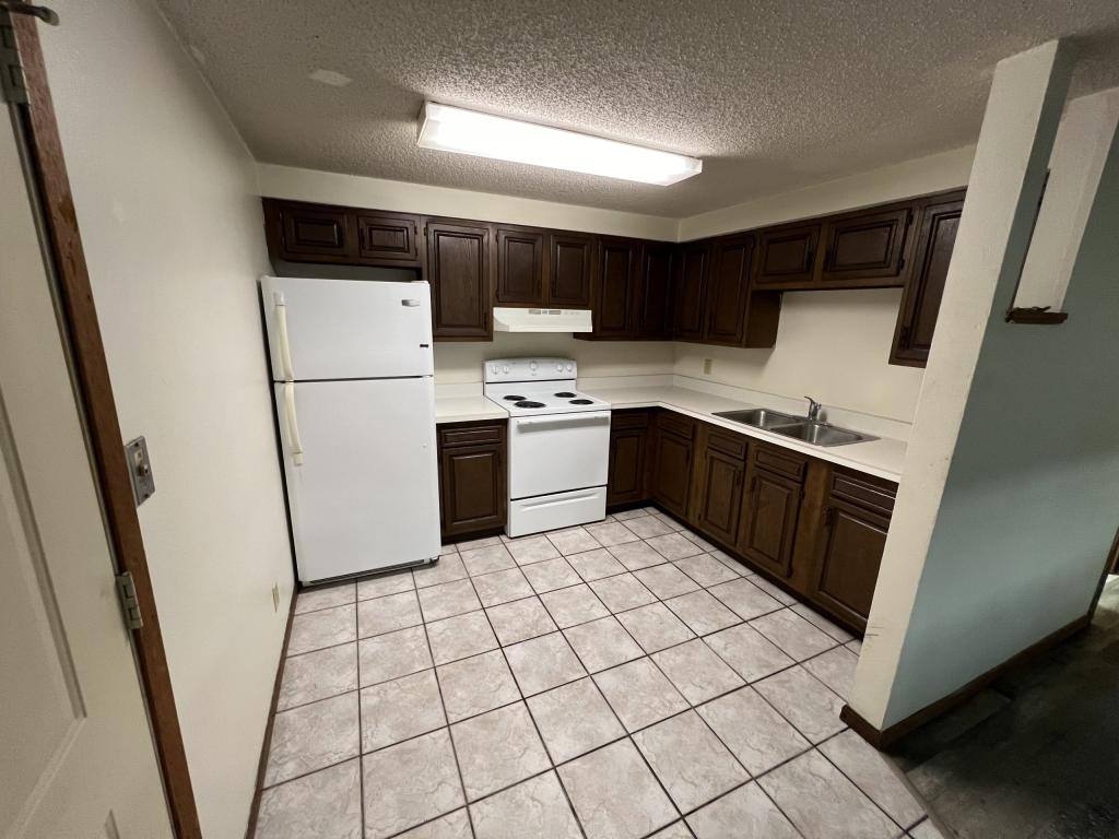 727 9th St N, La Crosse, WI 54601 - Apartment for Rent - Image 2