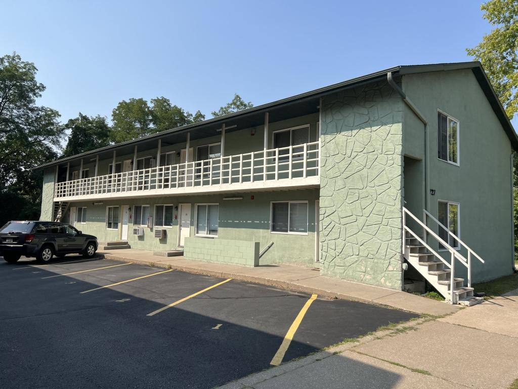 727 9th St N, La Crosse, WI 54601 - Apartment for Rent