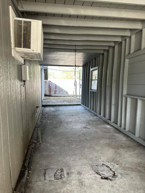 Apartment for rent at 1704 Avondale St, Victoria, TX 77901