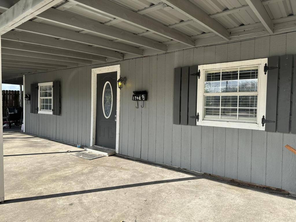 Apartment for rent at 1704 Avondale St, Victoria, TX 77901