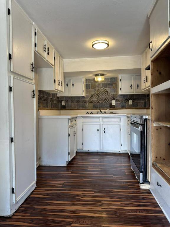 Apartment for rent at 1704 Avondale St, Victoria, TX 77901