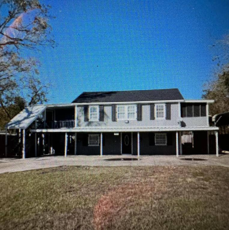 Apartment for rent at 1704 Avondale St, Victoria, TX 77901